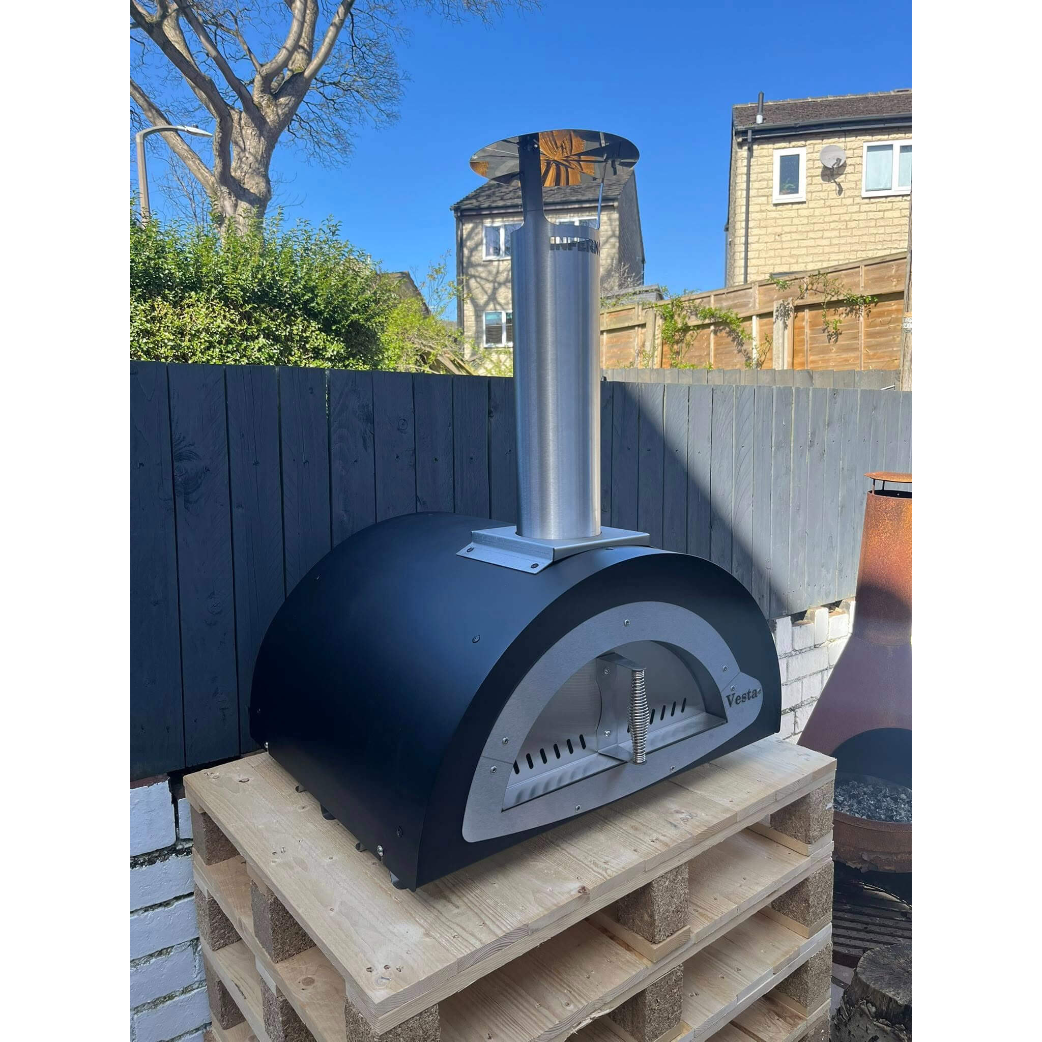 Inferno Vesta 25 Wood-Fired Pizza Oven – British Made, Compact & Powerful
