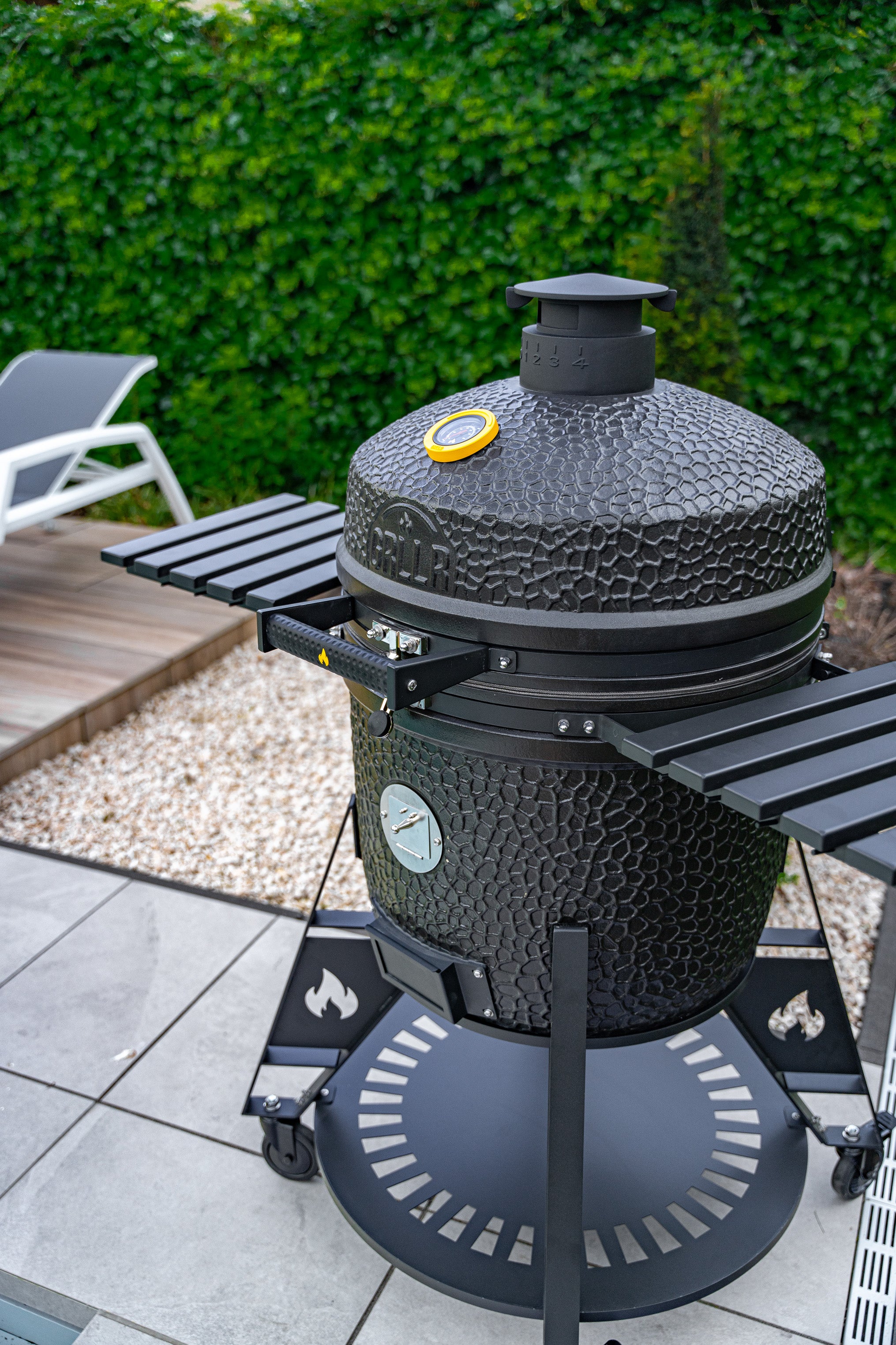 GRLLR Ember Pro 23 Inch Kamado BBQ - Matte Black including Trolley